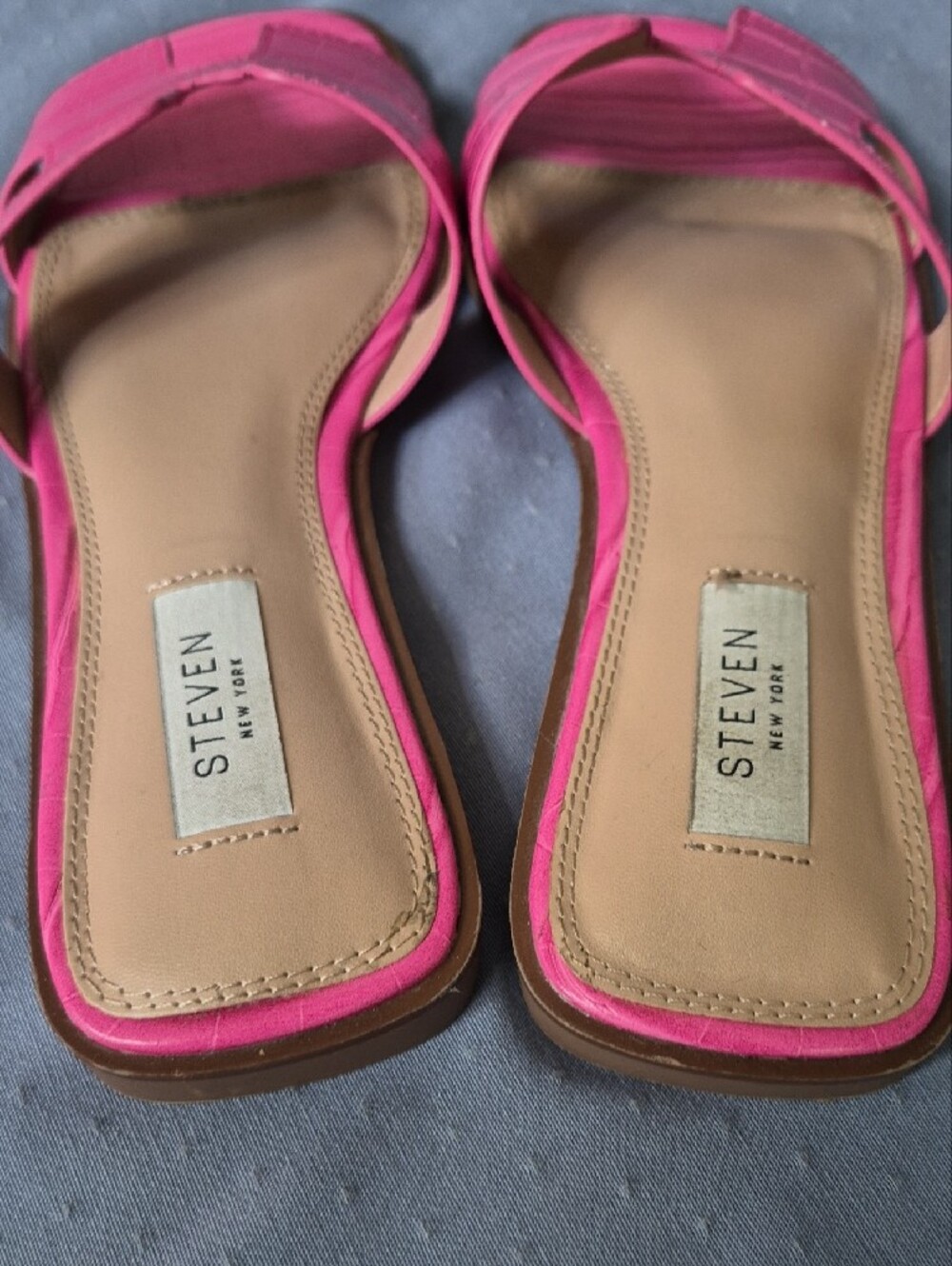 STEVEN by Steve Madden Hot Pink Croc-Embossed Slide Sandals Elle Woods Staple - Picture 3 of 7
